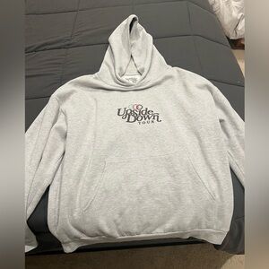UPSIDEDOWN TOUR HOODIE GREY